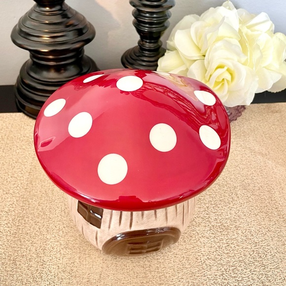 NWT Vintage Inspired Mushroom 🍄 Ceramic Canister Jar - Picture 4 of 8